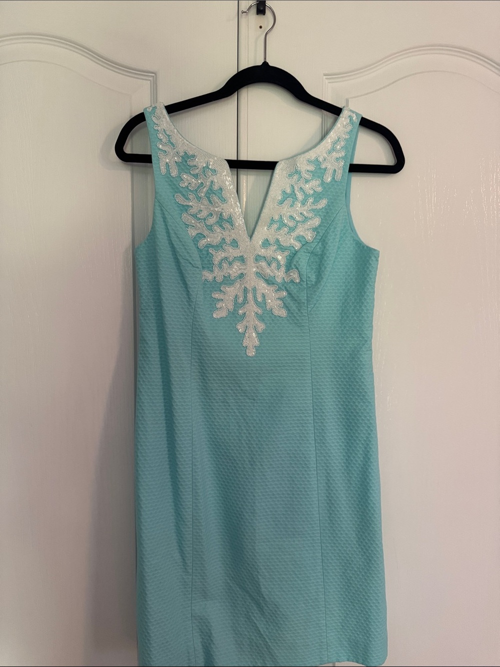 Lilly Pulitzer Aqua SZ 2 Sleeveless Aqua Shift Dress with White Embroidered Yoke